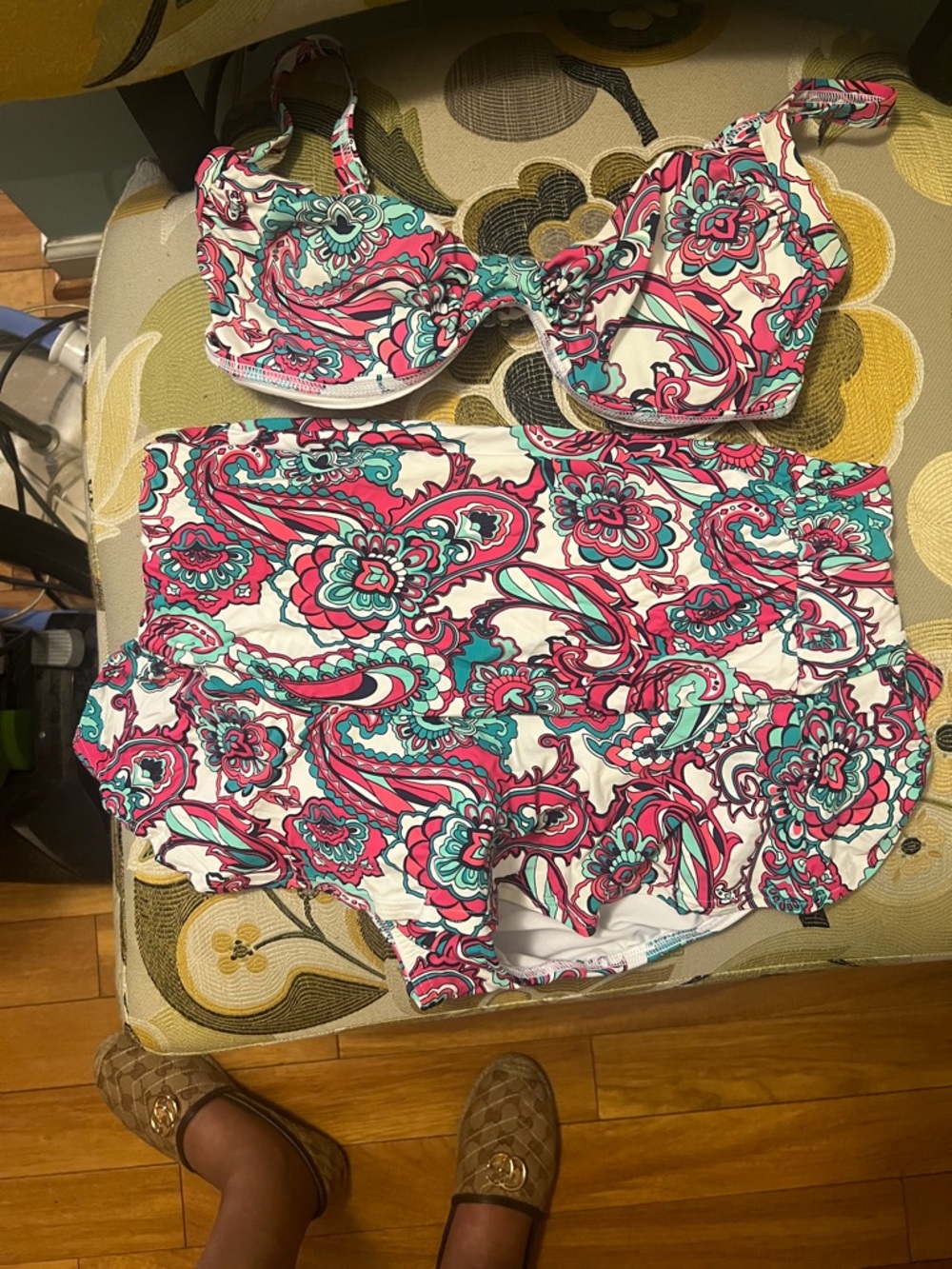 Land’s End bathing suit. 👙 top is a 6, bottom is a 10. EUC. Will sell separately